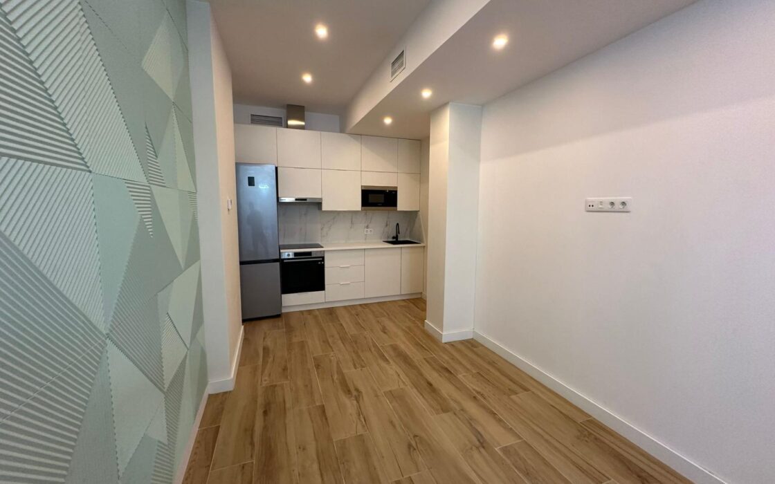 Просторні апартаменти в Аліканте 150 кв.м з 6 спальнями