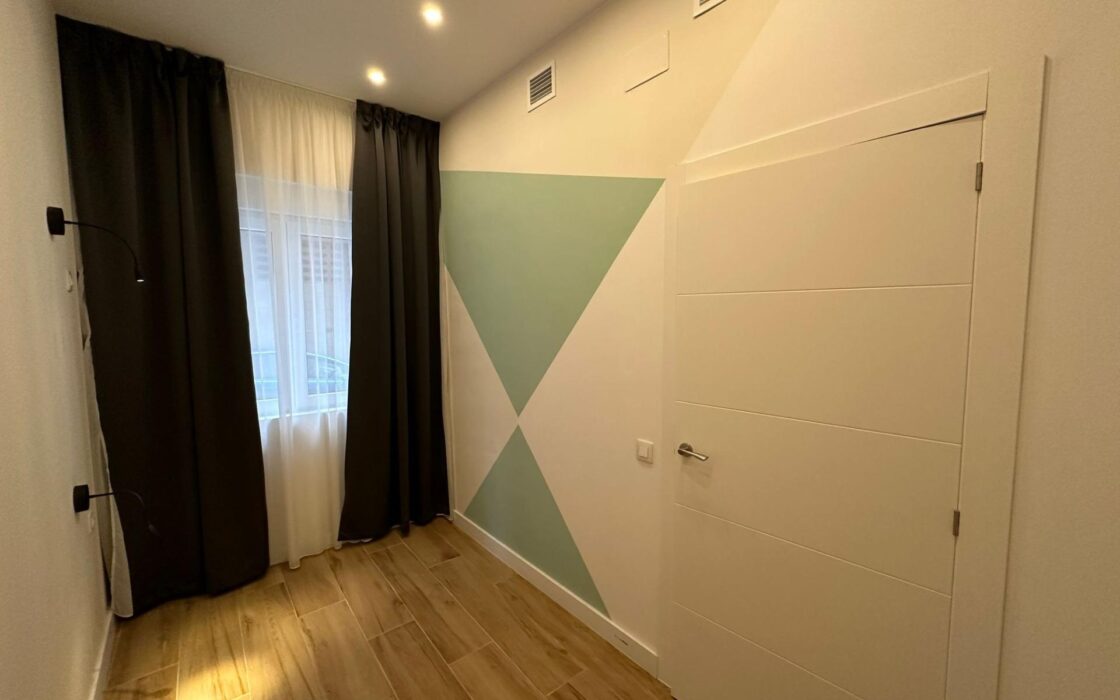 Просторні апартаменти в Аліканте 150 кв.м з 6 спальнями