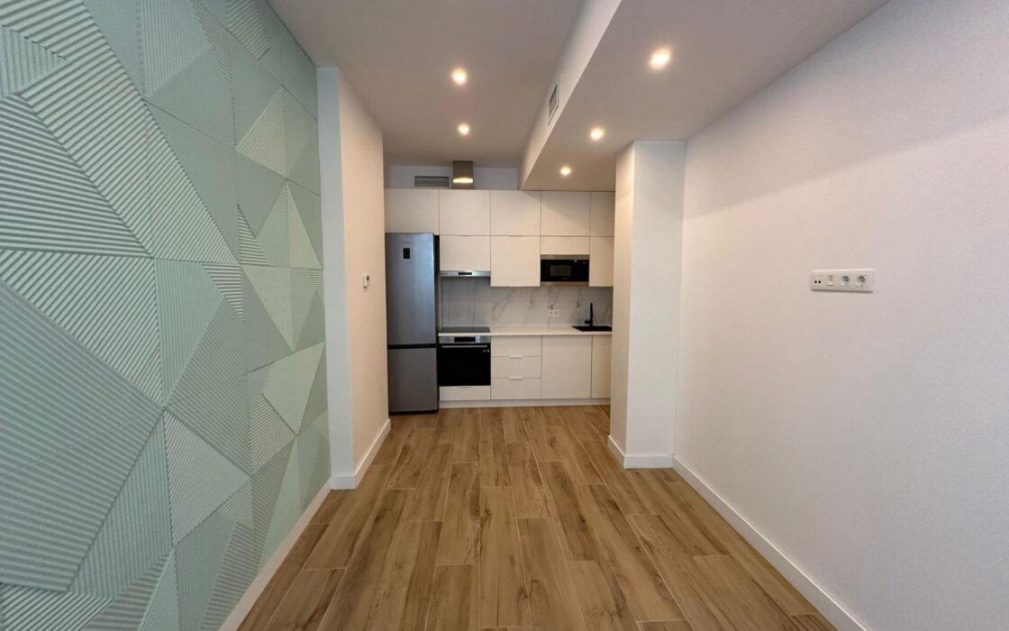 Просторні апартаменти в Аліканте 150 кв.м з 6 спальнями