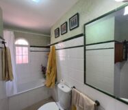 Угловая Вилла в Ориуэла-Коста с Бассейном и 4 Спальнями