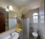 Угловая Вилла в Ориуэла-Коста с Бассейном и 4 Спальнями