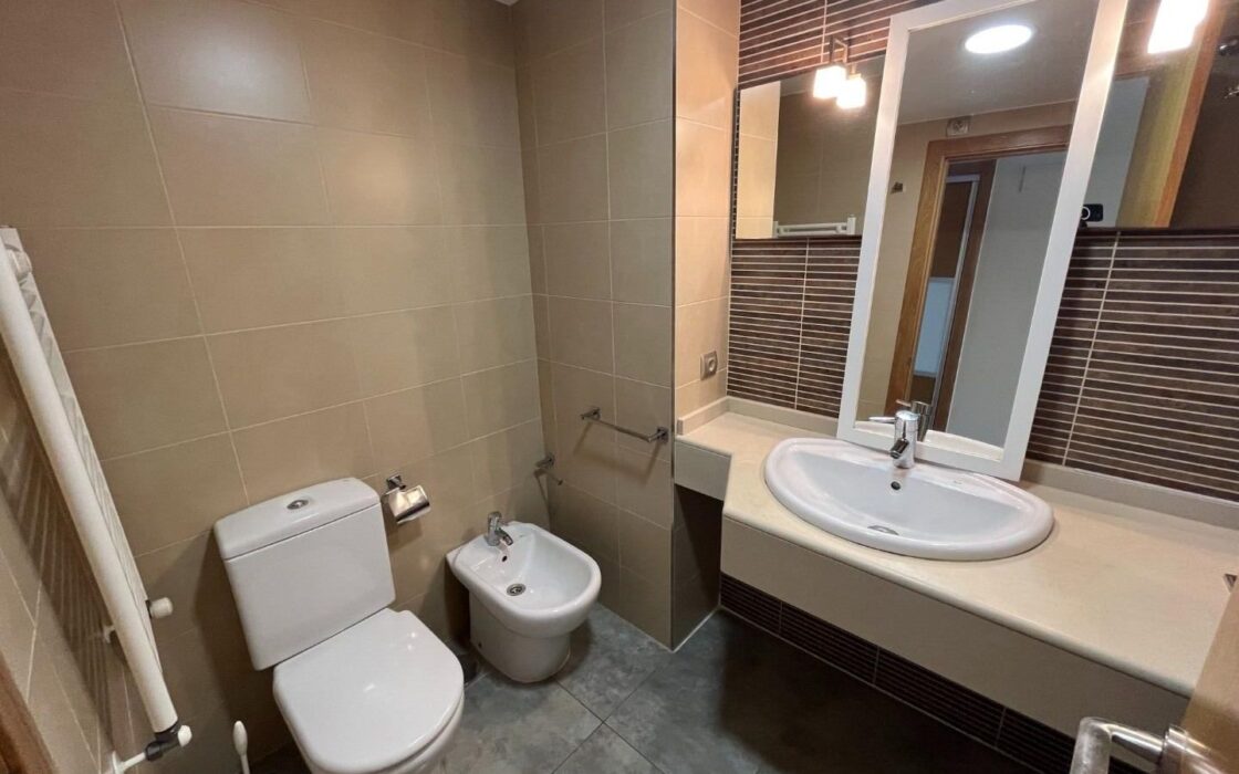 Трехкомнатная квартира 94 кв.м у пляжа Сан-Хуан в Аликанте