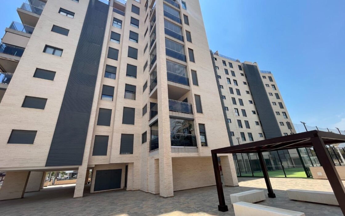 Трехкомнатная квартира 94 кв.м у пляжа Сан-Хуан в Аликанте