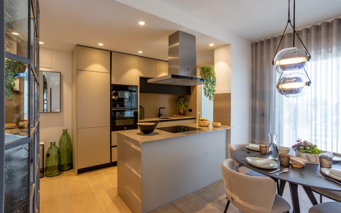 Большие апартаменты с 2 спальнями в Альгорфе у бассейна