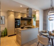 Большие апартаменты с 2 спальнями в Альгорфе у бассейна