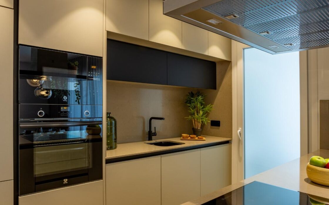 Большие апартаменты с 2 спальнями в Альгорфе у бассейна