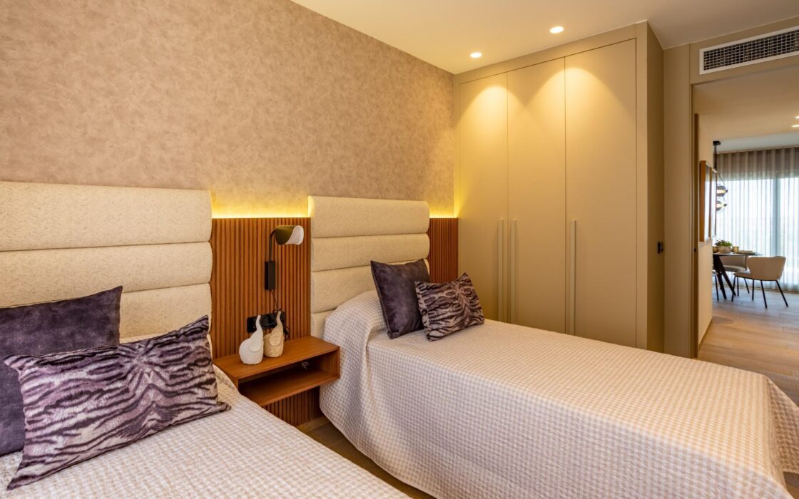 Большие апартаменты с 2 спальнями в Альгорфе у бассейна