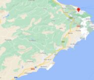 Триповерховий будинок у Денії з басейном та видом на парк Монтго