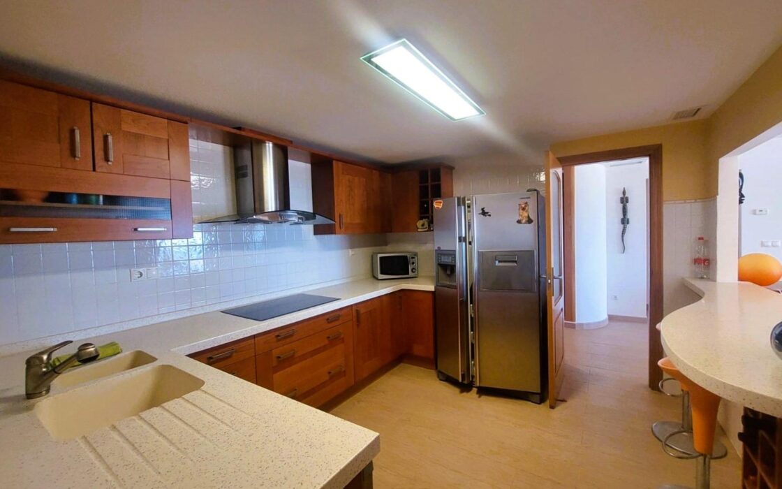 Апартаменты с видом на море в Торревьехе 176 кв.м 5 комнат