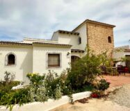 Вілла в Бениссі біля моря з басейном, 285 кв.м, 9 кімнат