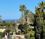 Вілла в Бениссі біля моря з басейном, 285 кв.м, 9 кімнат