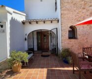 Вілла в Бениссі біля моря з басейном, 285 кв.м, 9 кімнат