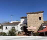 Вілла в Бениссі біля моря з басейном, 285 кв.м, 9 кімнат