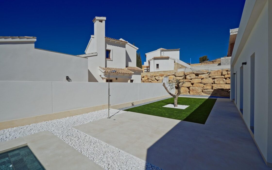 Новые виллы с видом на море в Ла-Пинада 2-3 спальни 100 кв.м