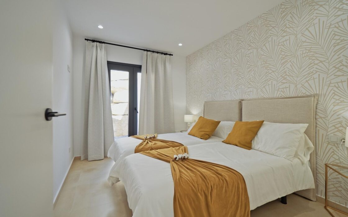 Новые виллы с видом на море в Ла-Пинада 2-3 спальни 100 кв.м