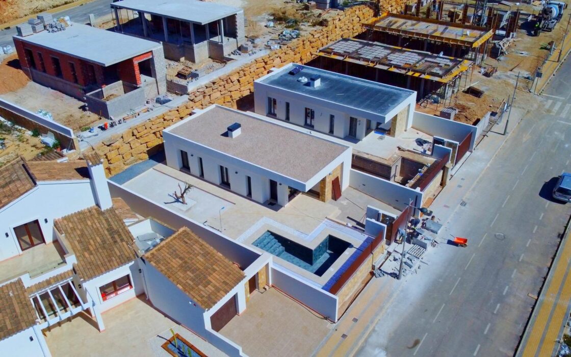 Новые виллы с видом на море в Ла-Пинада 2-3 спальни 100 кв.м