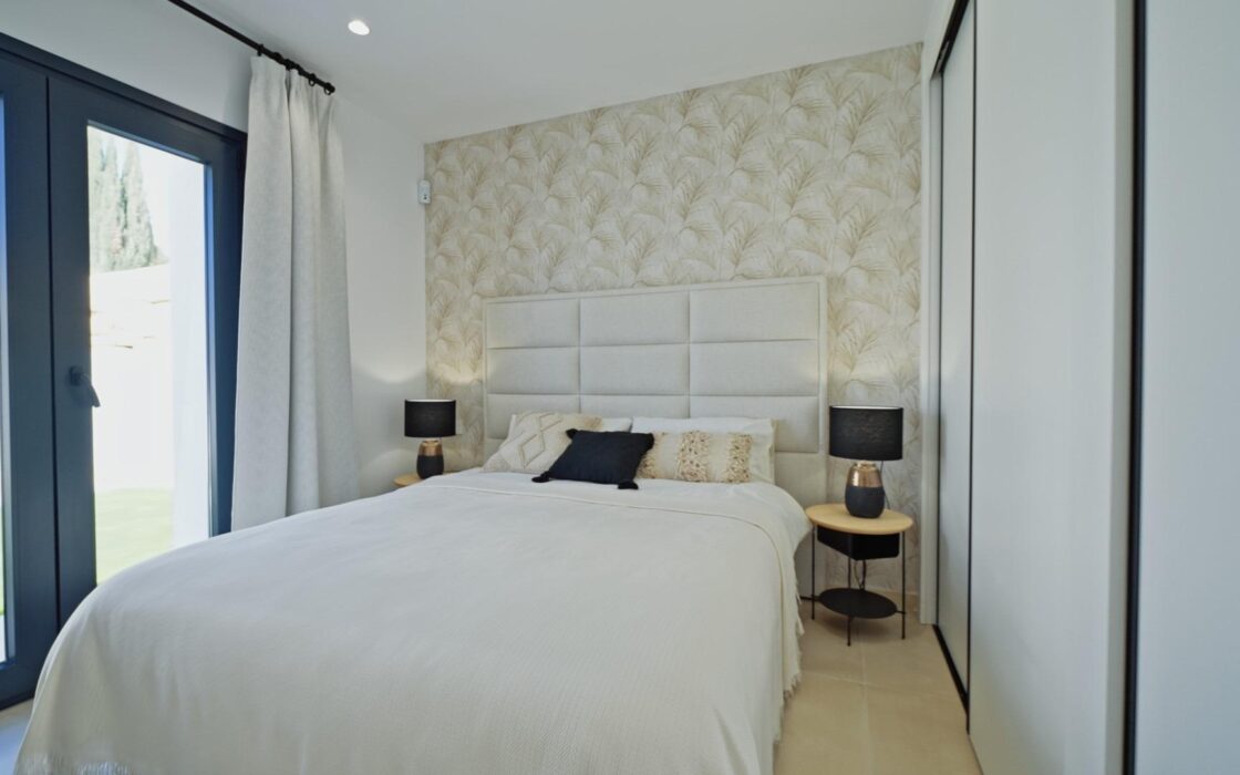 Новые виллы с видом на море в Ла-Пинада 2-3 спальни 100 кв.м