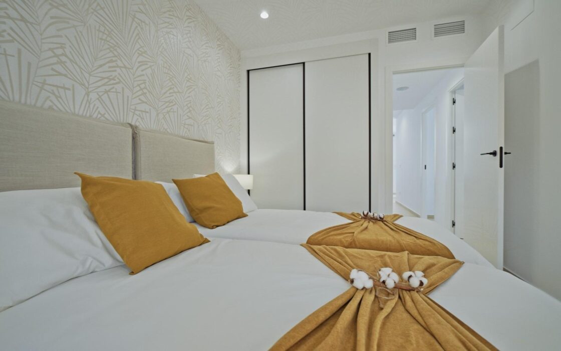 Новые виллы с видом на море в Ла-Пинада 2-3 спальни 100 кв.м