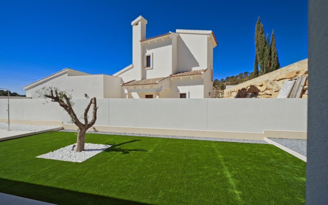 Новые виллы с видом на море в Ла-Пинада 2-3 спальни 100 кв.м