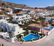 Новые двухквартирные дома в Бусоте с бассейном и террасой