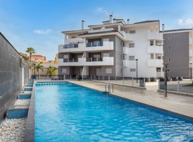 Апартаменты 3 комнаты с террасой в Ориуэла Коста 97 кв.м