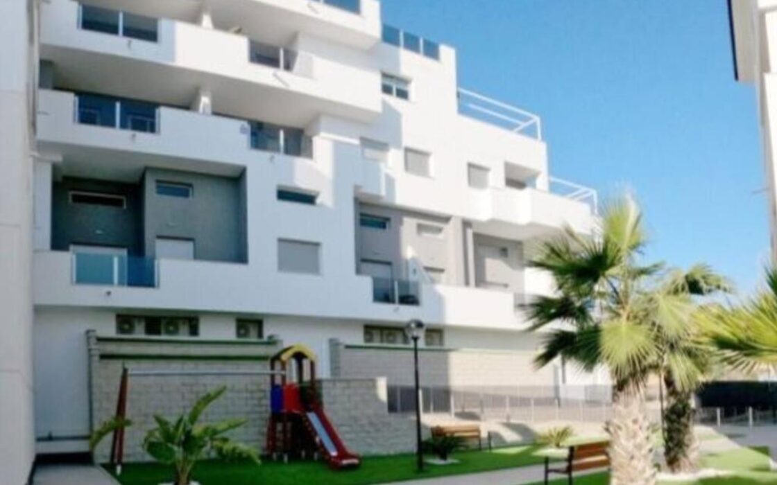 Апартаменты 3 комнаты с террасой в Ориуэла Коста 97 кв.м