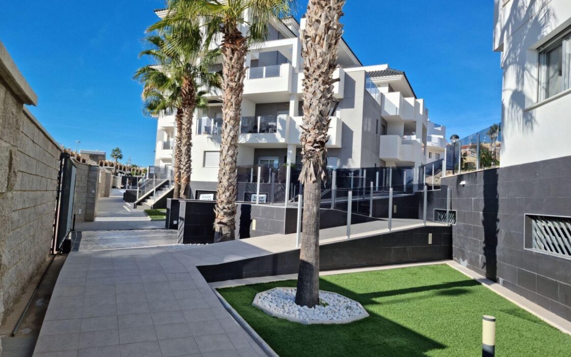 Апартаменты 3 комнаты с террасой в Ориуэла Коста 97 кв.м