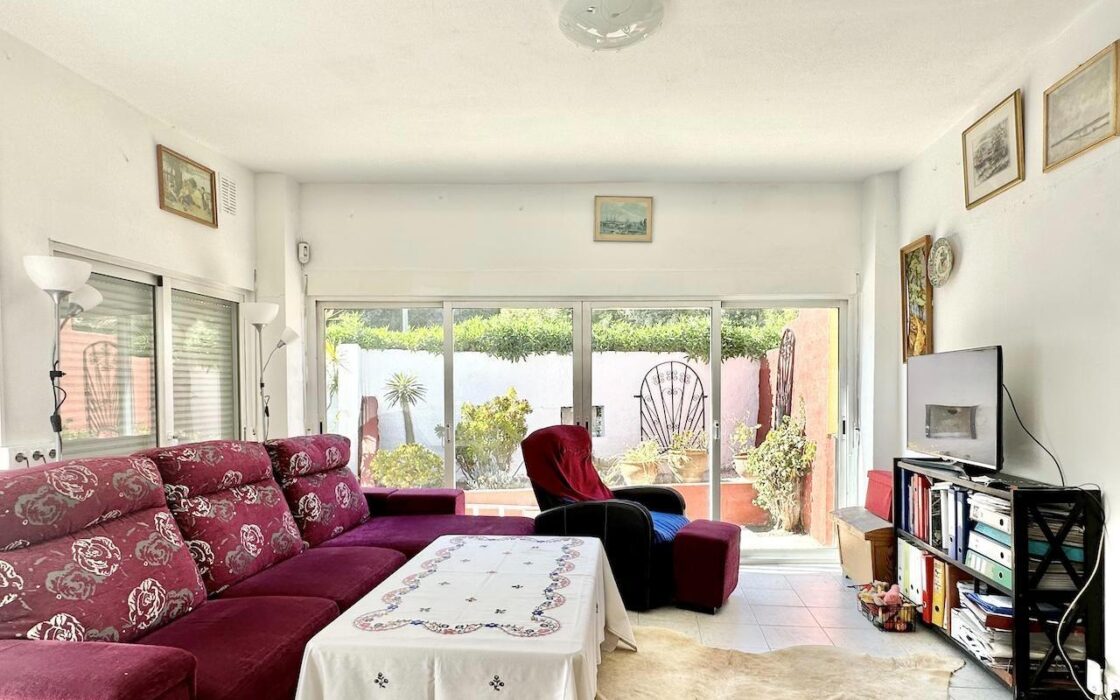 Вилла в Альфас-Дель-Пи, 4 спальни, большой бассейн, 190 кв.м