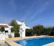 Вилла в Альфас-Дель-Пи, 4 спальни, большой бассейн, 190 кв.м