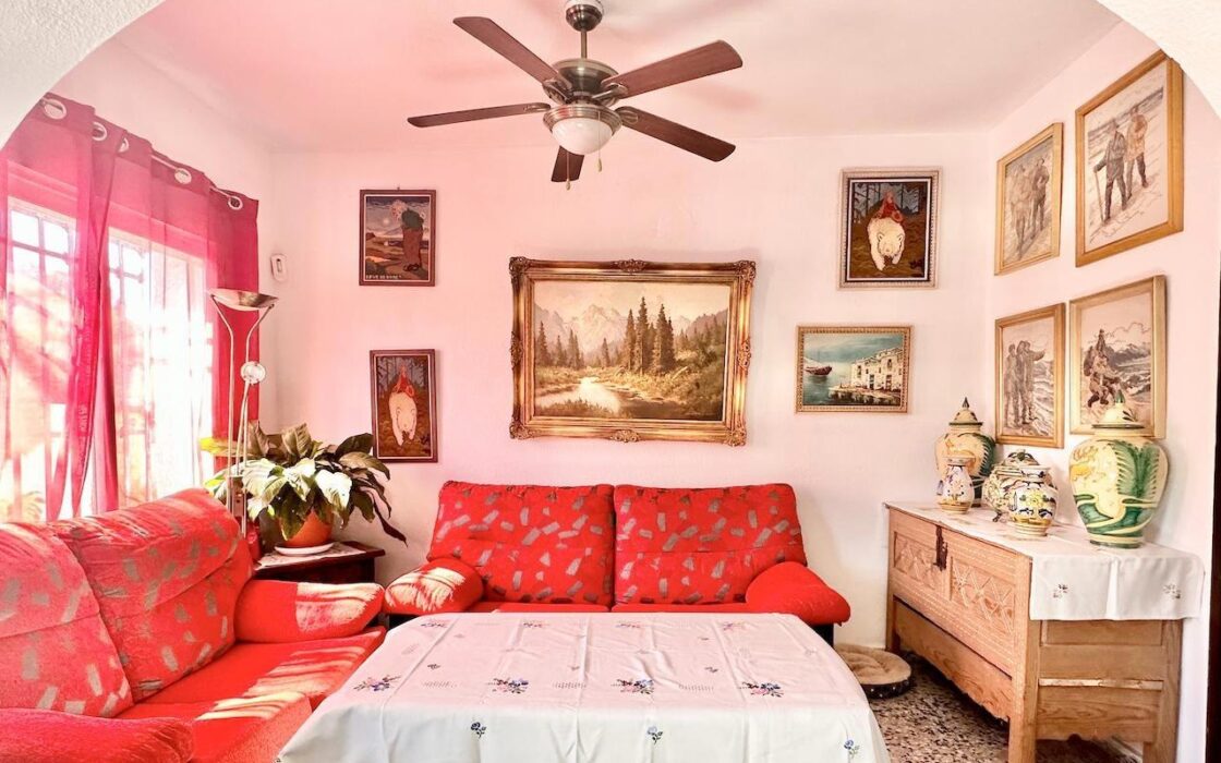 Вилла в Альфас-Дель-Пи, 4 спальни, большой бассейн, 190 кв.м