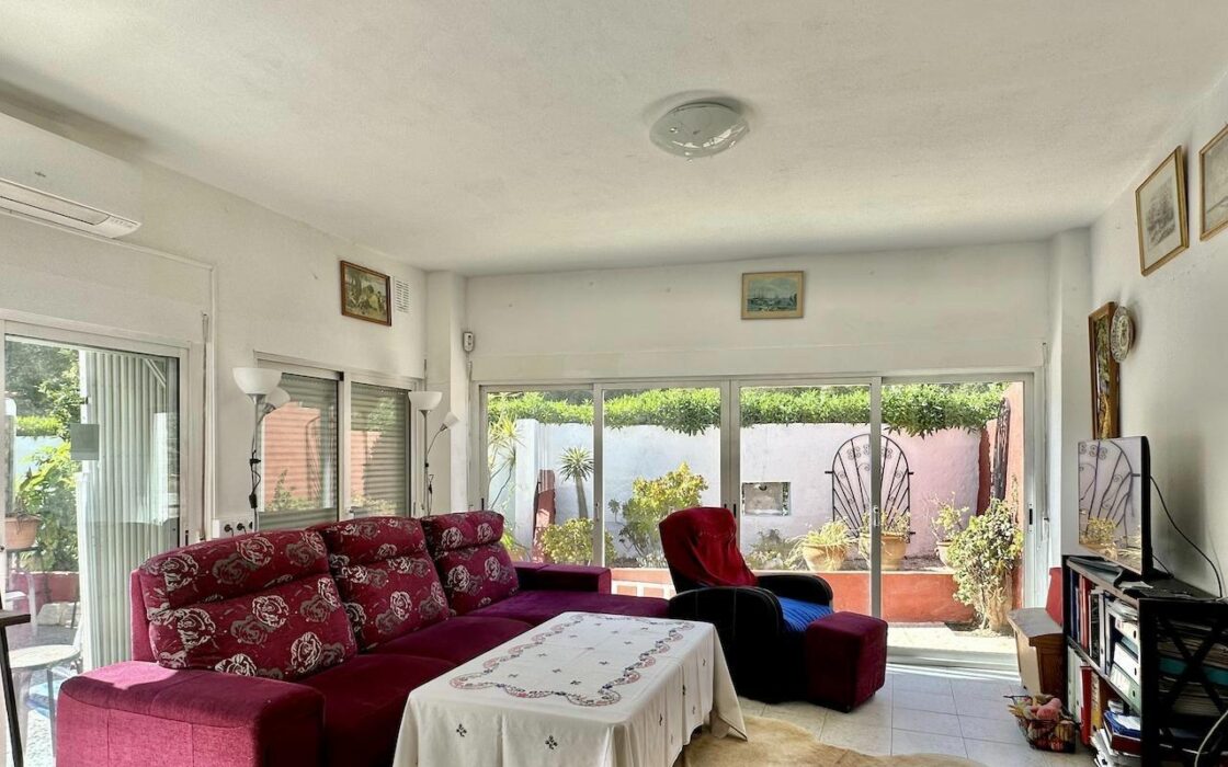 Вилла в Альфас-Дель-Пи, 4 спальни, большой бассейн, 190 кв.м