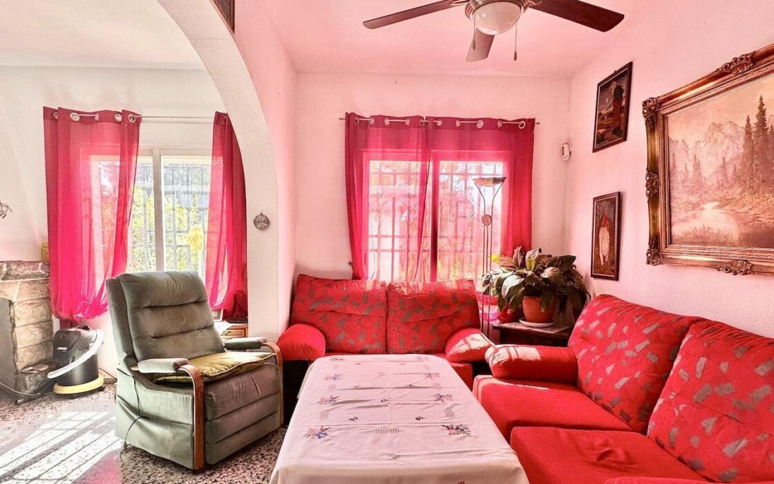 Вилла в Альфас-Дель-Пи, 4 спальни, большой бассейн, 190 кв.м