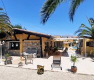 Вилла в Альфас-дель-Пи 155 кв.м с террасой и бассейном