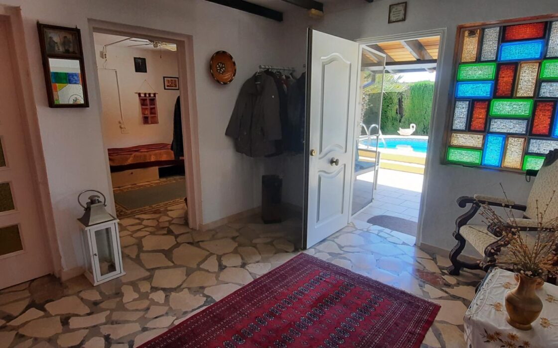 Вилла в Альфас-дель-Пи 155 кв.м с террасой и бассейном