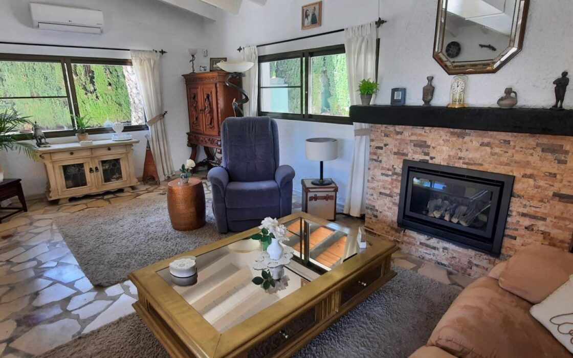 Вилла в Альфас-дель-Пи 155 кв.м с террасой и бассейном