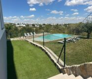 Новая квартира в Лас Колинас с террасой и видом на гольф