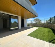 Новая квартира в Лас Колинас с террасой и видом на гольф