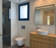 Новая квартира в Лас Колинас с террасой и видом на гольф