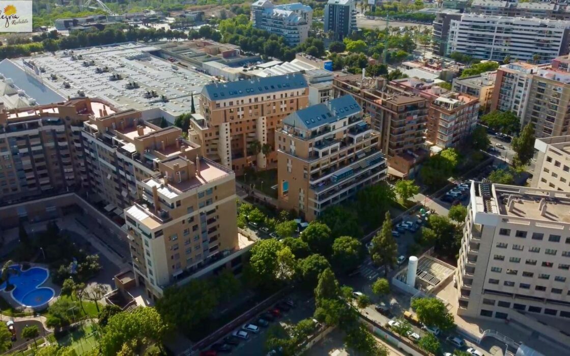 Апартаменты 161 кв.м с террасой в Валенсии, Campanar