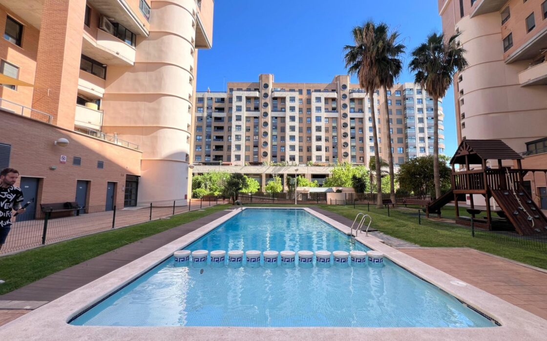 Апартаменты 161 кв.м с террасой в Валенсии, Campanar