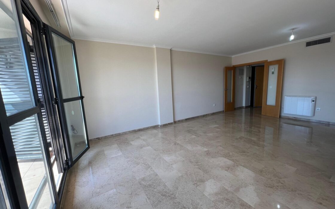 Апартаменты 161 кв.м с террасой в Валенсии, Campanar