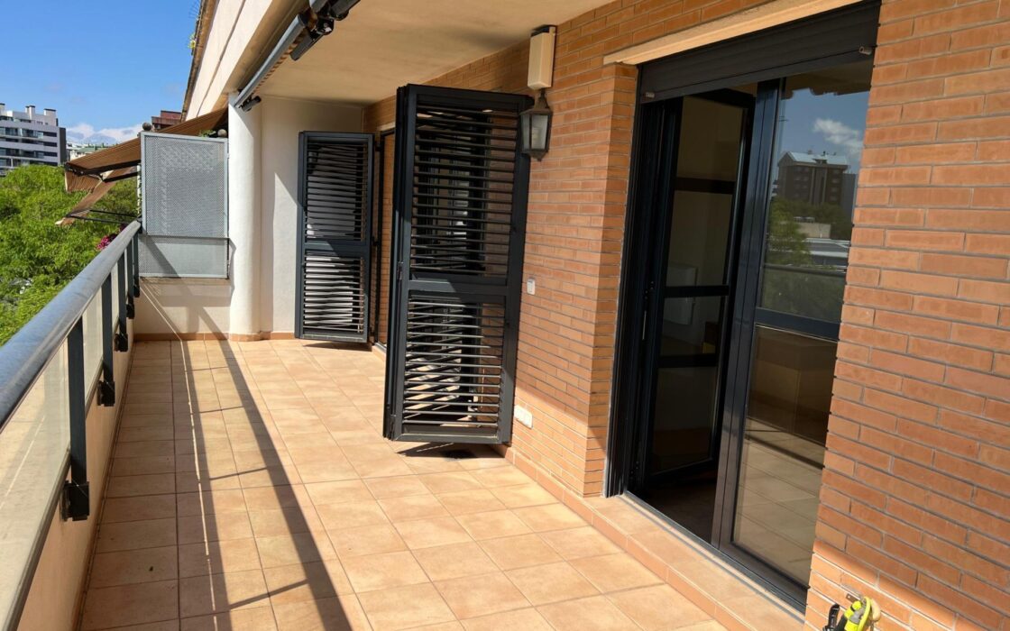 Апартаменты 161 кв.м с террасой в Валенсии, Campanar