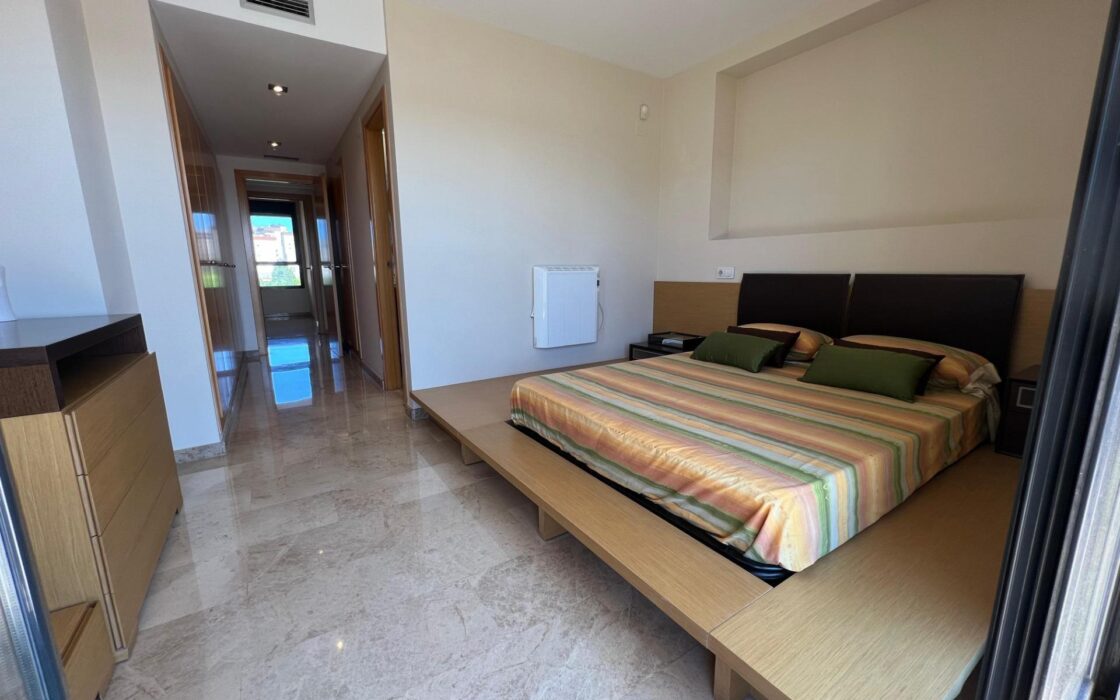 Апартаменты 161 кв.м с террасой в Валенсии, Campanar