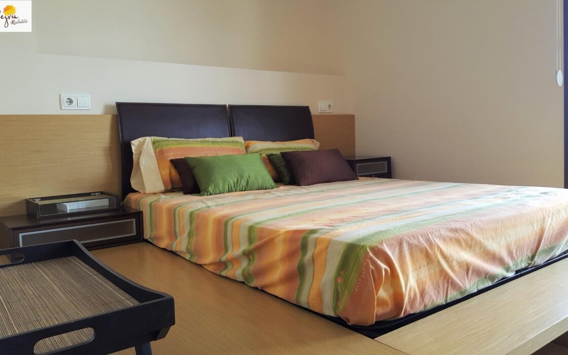 Апартаменты 161 кв.м с террасой в Валенсии, Campanar