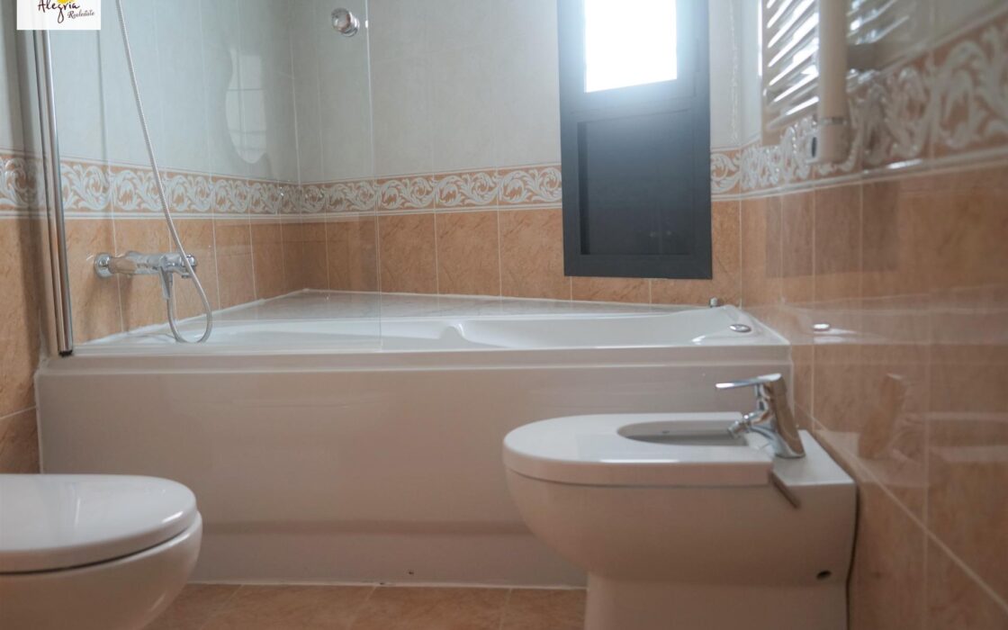 Апартаменты 161 кв.м с террасой в Валенсии, Campanar