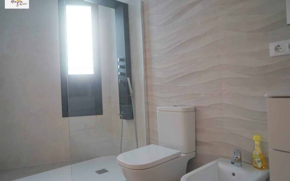 Апартаменты 161 кв.м с террасой в Валенсии, Campanar