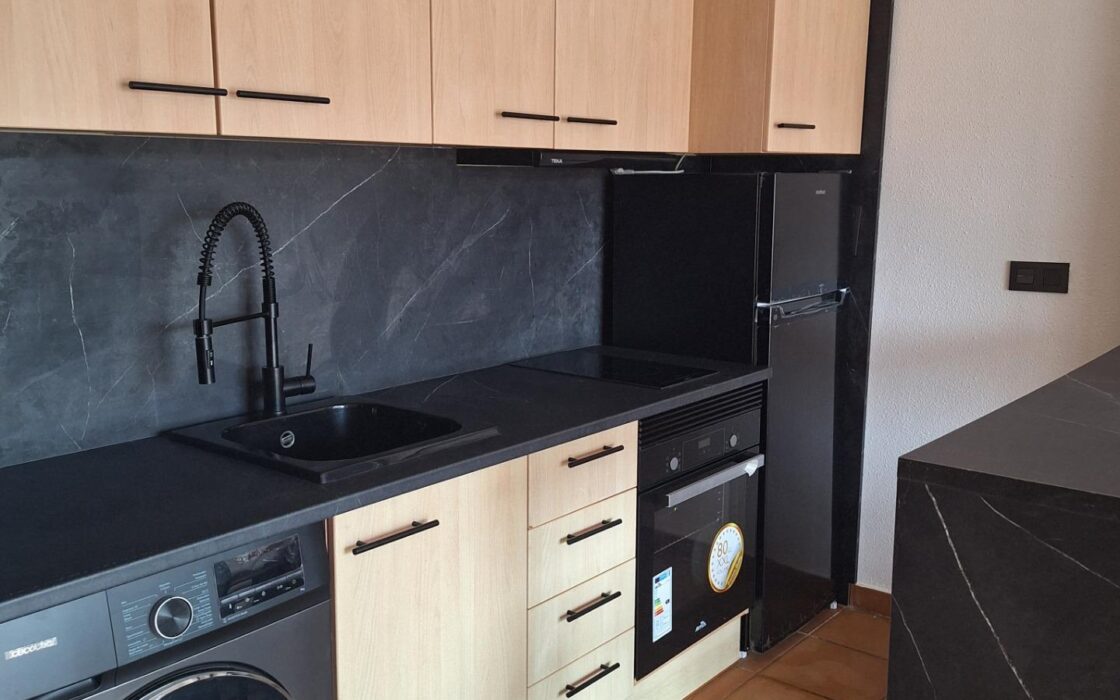 Простора квартира в Вільянуева-дель-Ріо-Сегура з терасою