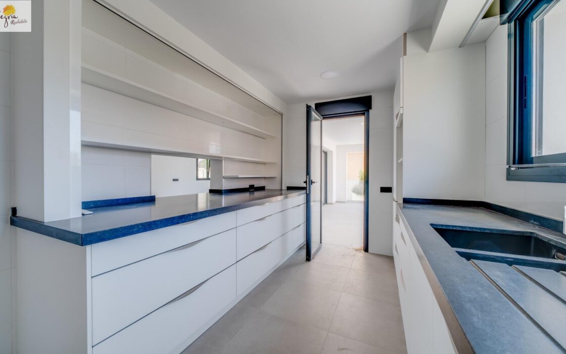 Вилла в Кальпе з басейном і терасою, 356 кв.м.