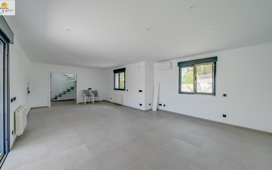 Вилла в Кальпе з басейном і терасою, 356 кв.м.