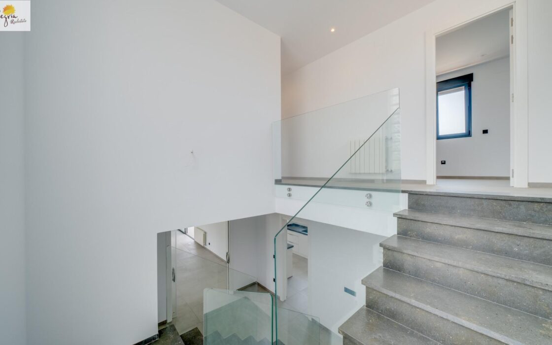 Вилла в Кальпе з басейном і терасою, 356 кв.м.